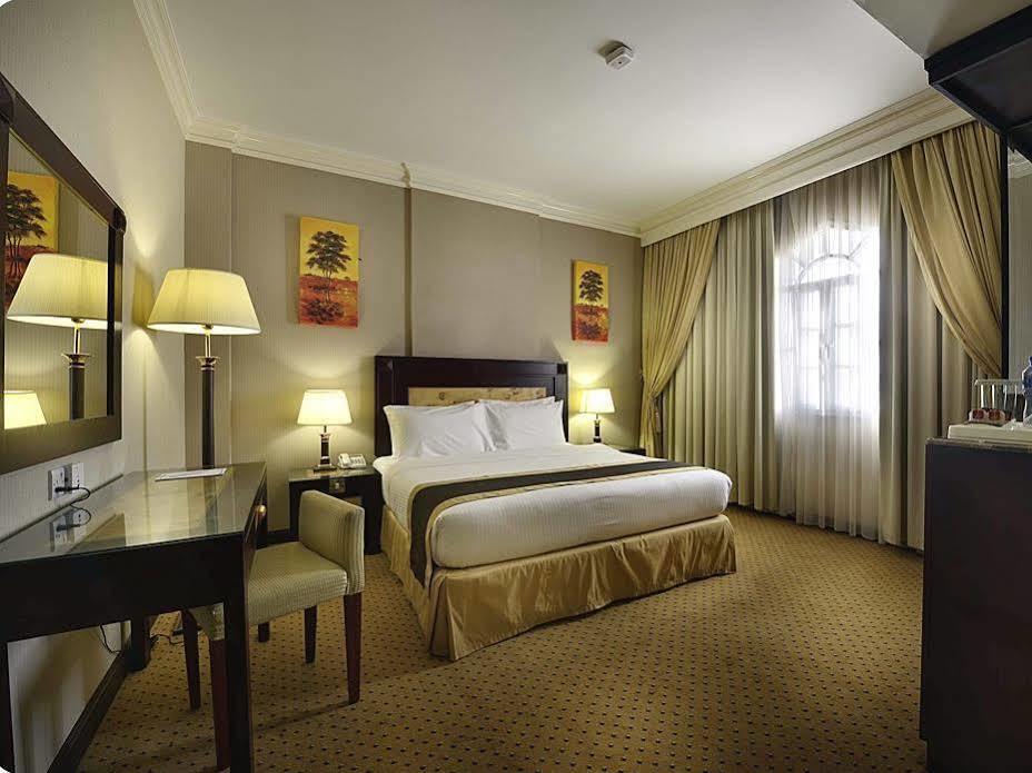 Caesar Hotel Mascate Extérieur photo